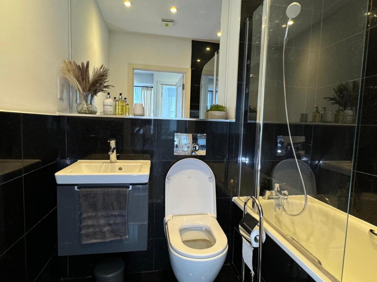 Luxury 2 Bedroom Apartment In Central Croydon With Free Parking מראה חיצוני תמונה