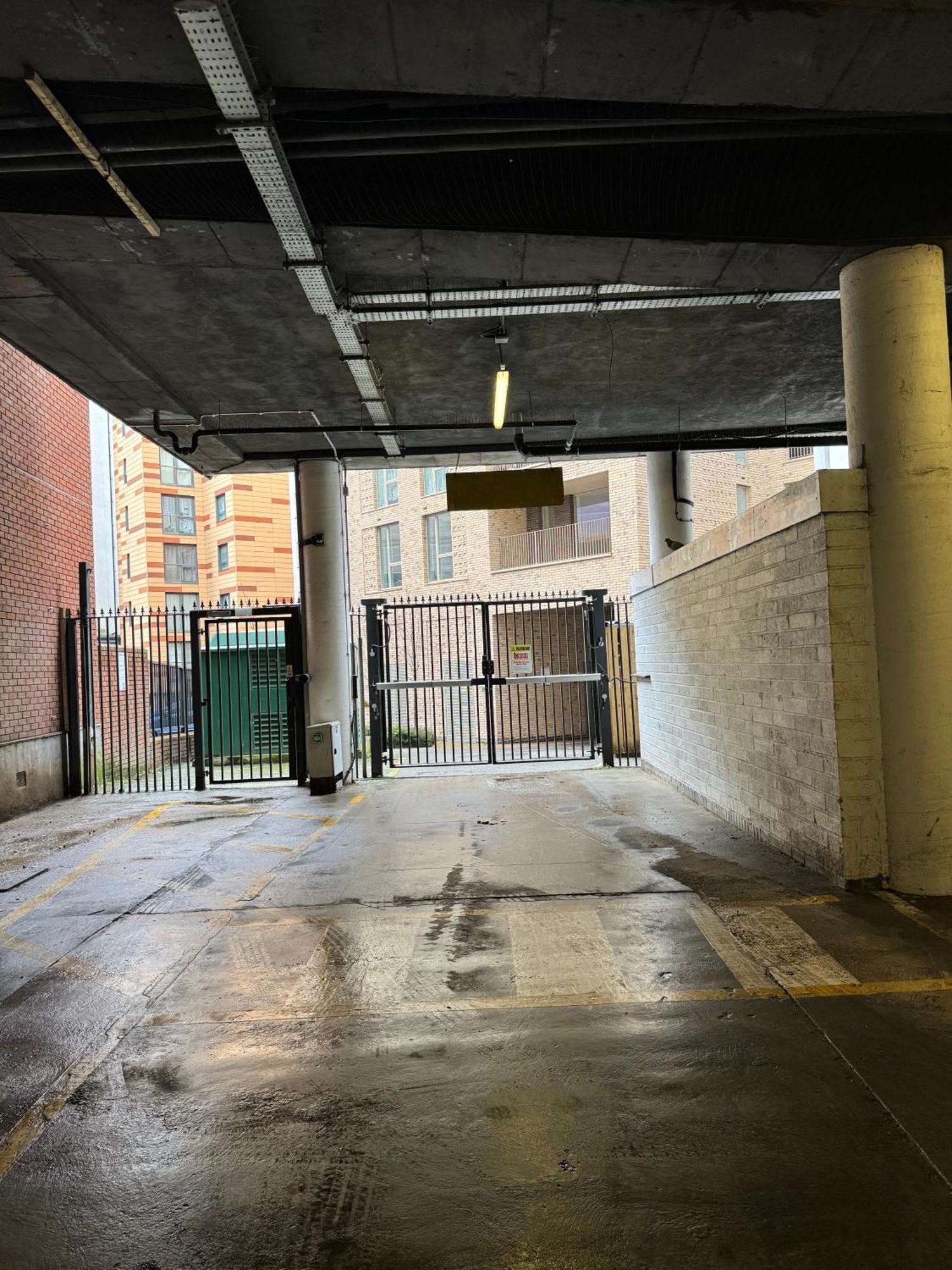 Luxury 2 Bedroom Apartment In Central Croydon With Free Parking מראה חיצוני תמונה